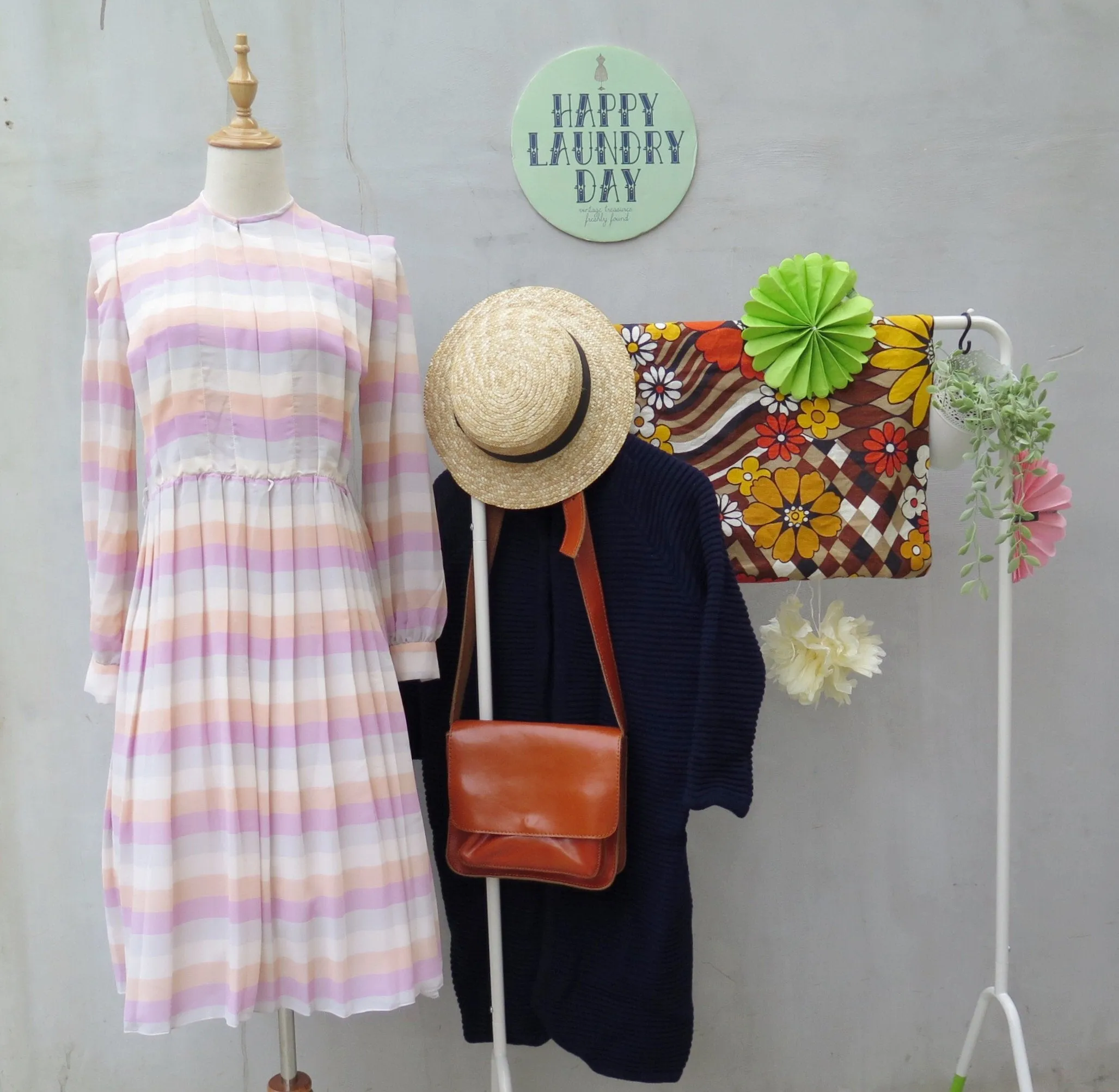 Blair | Vintage 1960s 1970s gorgette chiffon Pleated dress
