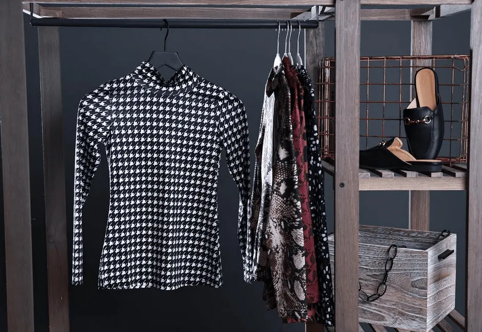 Bliss Printed Turtleneck - Houndstooth